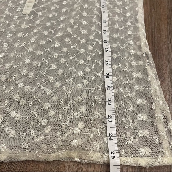 Unbranded Blouse Women’s Small Cream Lace Eyelet Sheer Cottagecore Coquette Boho - Picture 6 of 7